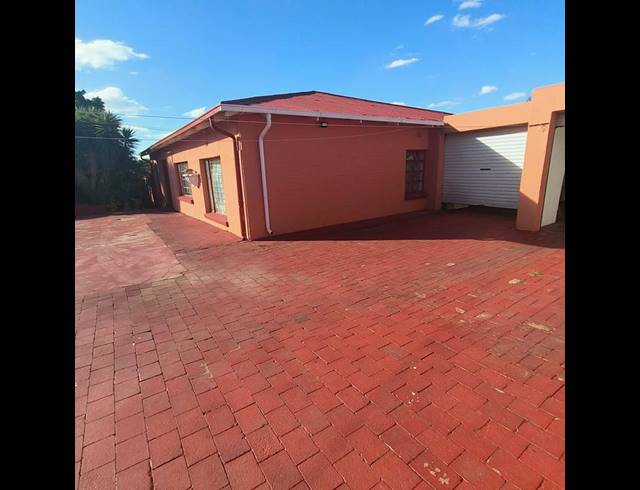 3 BEDROOM HOUSE FOR SALE IN SOUTH HILLS